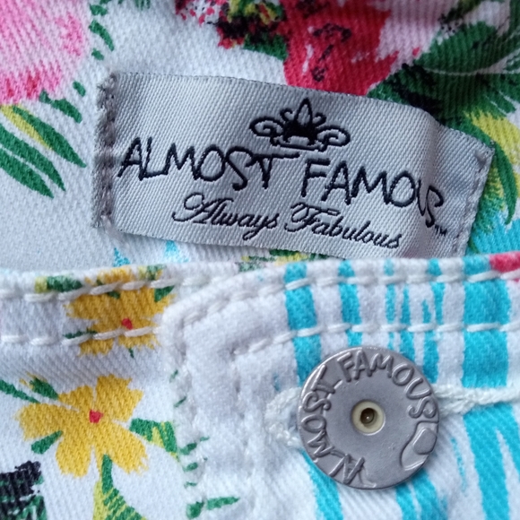 ALMOST FAMOUS High Waist Shorts Tropical Print - Picture 2 of 11